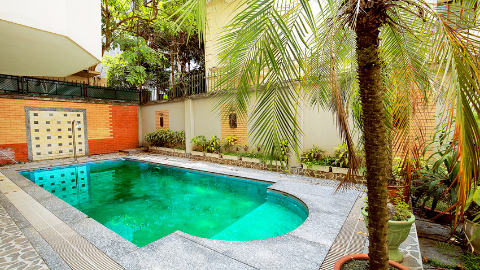 Court yard and swimming pool 05 bedroom house for rent in Tay Ho