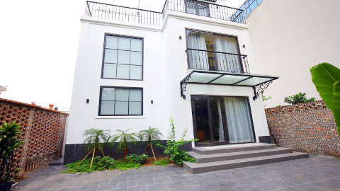 Modern 05 bedrooms house for rent in Tay Ho with courtyard