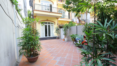 Garden and charming 03 bedroom house for rent in Tay Ho