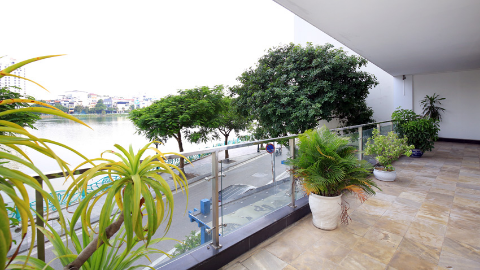 Lakeview 3 bedrooms apartment for rent in Tay Ho, facing the Westlake.