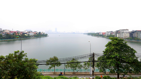 Lake view with big balcony 3 bedroom apartment for rent in Tay Ho