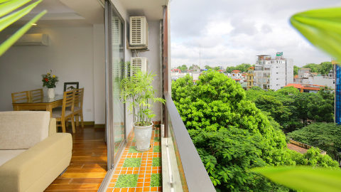 Open view and Balcony 01 bedroom apartment for rent in Truc Bach