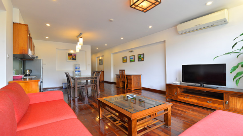 Cozy good-quality 1 bedroom apartment in Lac Chinh Truc Bach