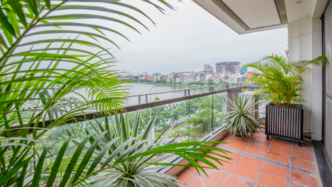 Stylist 2 bedroom apartment with lake view in Xuan Dieu, Tay Ho for rent