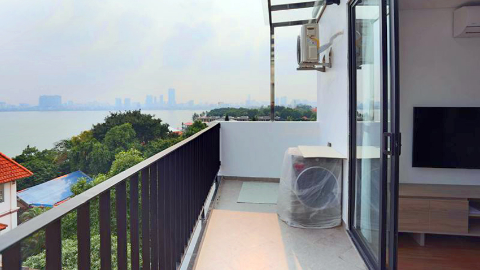 Lake view balcony light 01 bedroom apartment for rent in Tay Ho