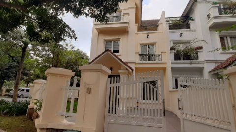 Vinhomes - Riverside 04 bedroom house for rent in Hoa Sua street