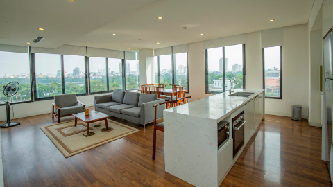 Quality lake view 2 bedroom apartment in Ho Ba Mau for rent