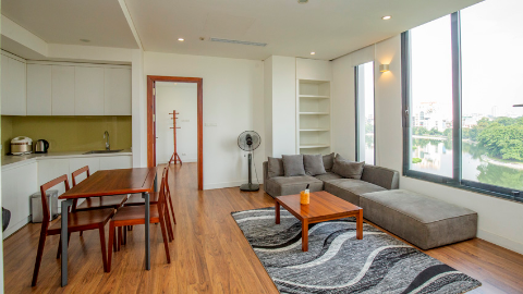 Lake view 02 bedrooms apartment for rent in Ho Ba Mau lake, near the park