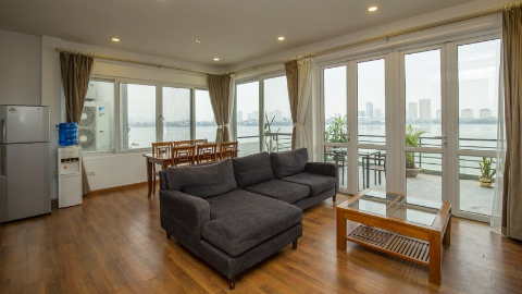 Fantastic 2 bedroom apartment with lake view in Tay Ho for rent