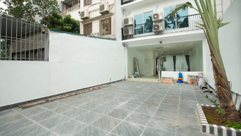 Modern style and  front yard with 05 house for rent in Dang Thai Mai Tay Ho