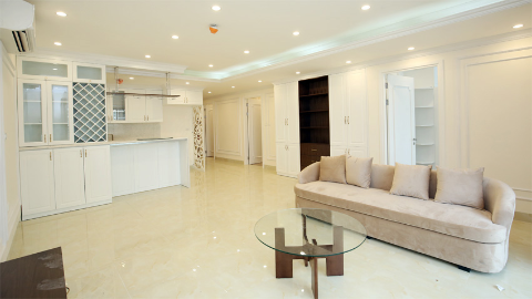Spacious new 3 bedroom apartment in Xuan Dieu, Tay Ho