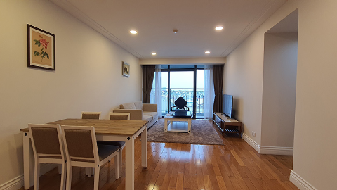 Beautiful 02 bedrooms apartment for rent in Hoang Thanh Tower Hanoi