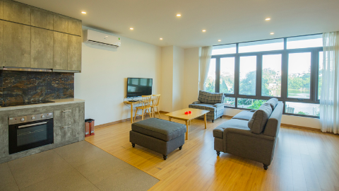 Good price modern 3 bedroom apartment in Au Co , Tay Ho for rent