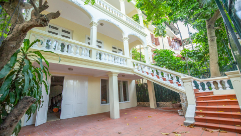 Peaceful renovated 04 bedroom house for rent in West lake, Ha noi