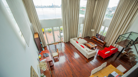 Magnificent Lake view 3 bedroom duplex in Xuan Dieu, Tay Ho for rent