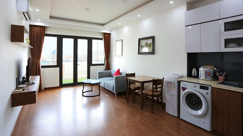 Bright spacious 1 bedroom apartment in Xuan Dieu for rent