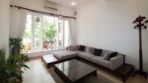 Lakeview and good size 01 bedroom apartment for rent in Truc Bach