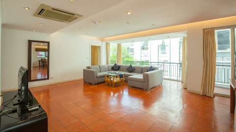Big lovely 3 bedroom apartment near Truc Bach lake for rent