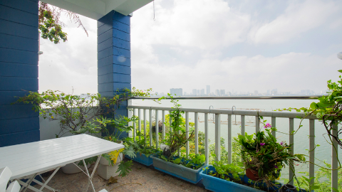 Delightful lake view 2 bedroom apartment in Lang Yen Phu, Tay Ho for rent