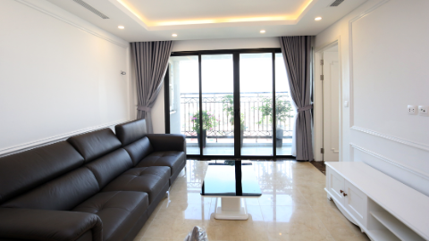 Plenty of daylight and balcony 03 bedroom apartment for rent at Dleroi Solei 