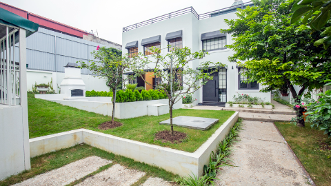 Unique Western-style garden 2 bedroom house in Au Co, Tay Ho for rent