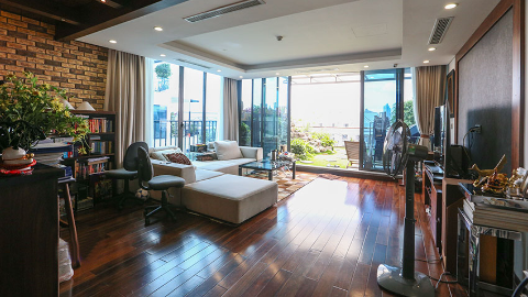 Penthouse with wonderful lake view 03 bedroom apartment for rent in Tay Ho
