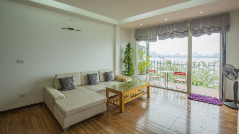 Beautiful lake view 1 bedroom apartment in Tay Ho for rent
