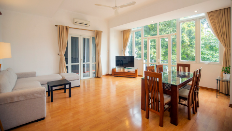 Simple style with good light 02 bedroom apartment for rent in Tay Ho, West lake