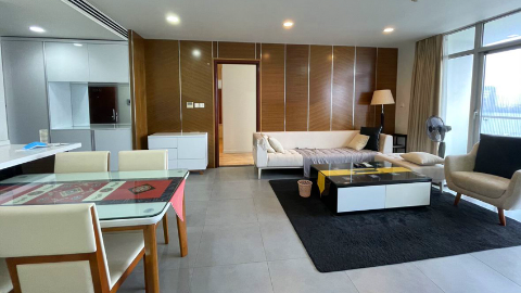 Beautiful Lake view 2 bedroom apartment in Lac Long Quan, Tay Ho for rent