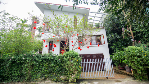 Green garden with big yard 03 bedroom house for rent in Tay Ho, West lake