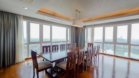 Stunning lakeview with duplex 04 bedroom apartment for rent in Tay Ho, West lake