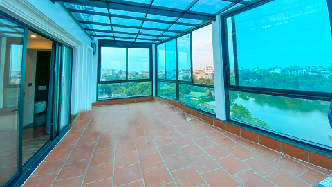 Big terrace with lakeview 02 bedroom apartment for rent in Tu Hoa Tay Ho