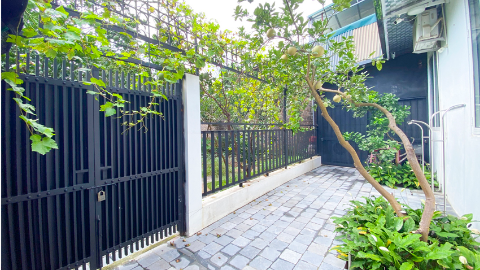 Elegant coutyard 2 bedroom house in Quang An, Tay Ho for rent