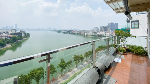 Lakeview big 3 bedroom apartment in Xuan Dieu for rent