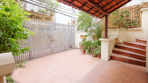 Garden with outdoor space 03 bedroom house for rent in Tay Ho West lake