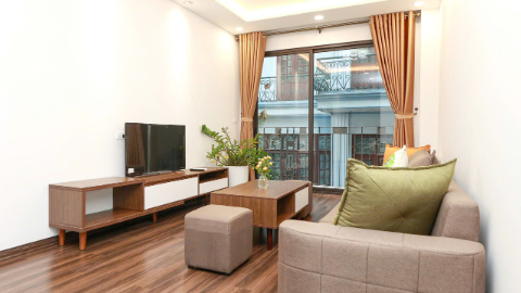 Good size with daylight 02 bedroom apartment for rent in tay ho West lake