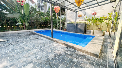 Big garden with front yard 04 bedroom house for rent in Tay Ho West lake