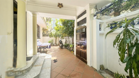 Big front yard with out door space 03 bedroom house for rent in Tu Ho Tay Ho