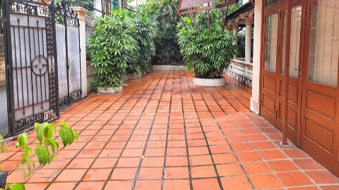 Garden with outdoor space 04 bedroom house for rent in Tay Ho West lake