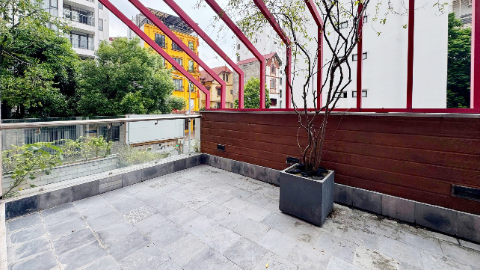 Charming with outdoor space 04 bedroom house for rent in Tay Ho West lake
