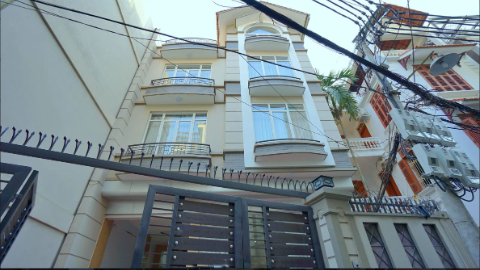 Front yard with outdoor space 04 bedroom house for rent in Tay Ho West lake