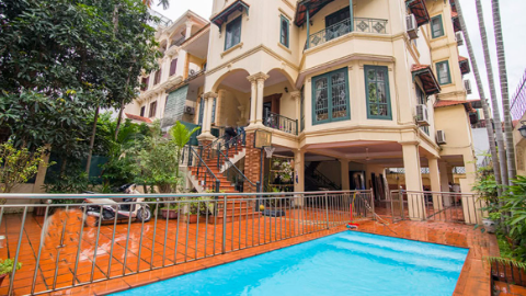 Swimming pool with front yard 05 bedroom house for rent in Tay Ho West lake