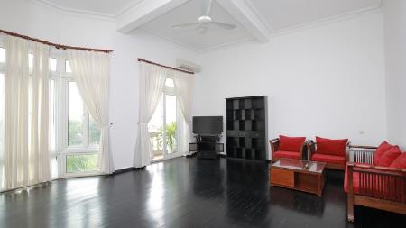 Fabulous 02 bedroom apartment for rent  in xuan Dieu, Tay Ho