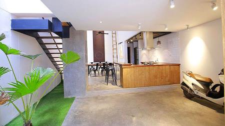 Minimalist House for rent in Hanoi with 02 bedrooms and terrace