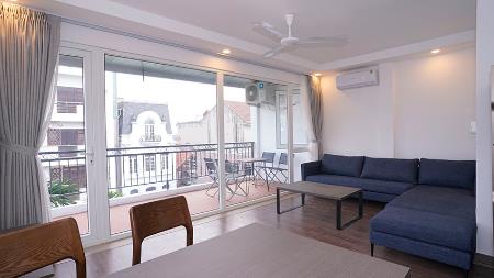 Spacious one bedroom apartment in Tay Ho Westlake, Huge balcony, oven