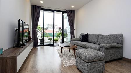 Comfy apartment rent in Xuan Dieu, 2 bedrooms, Balcony