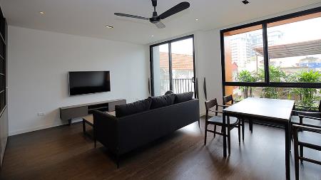 Modern and quality 02 bedroom apartment for rent in Xuan Dieu Tay Ho