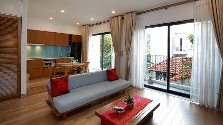 Colorful & charming 01 bedroom apartment for rent in Xuan Dieu, balcony