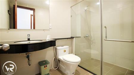 Bathroom enstuite bedroom 02