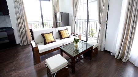 Bright 01 bedroom apartment for rent in Xuan Dieu, balcony
